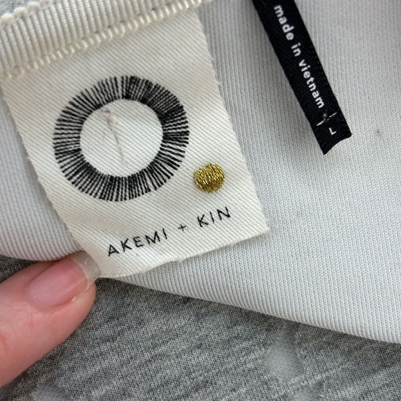 EUC *AKEMI + KIN* Anthropologie Gray White Scuba Lace Peplum Floral Tank Top L - Picture 7 of 8